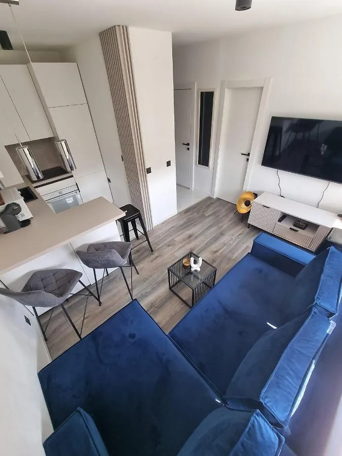 Lux New Apartman Marikela contacts