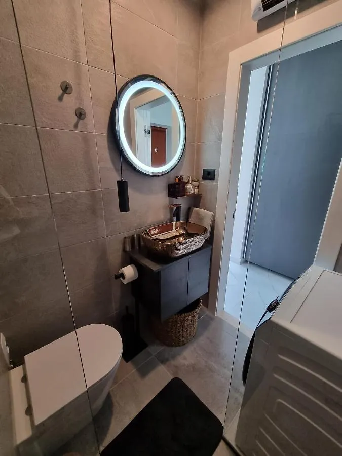 Apartment Lux New Apartman Marikela Split