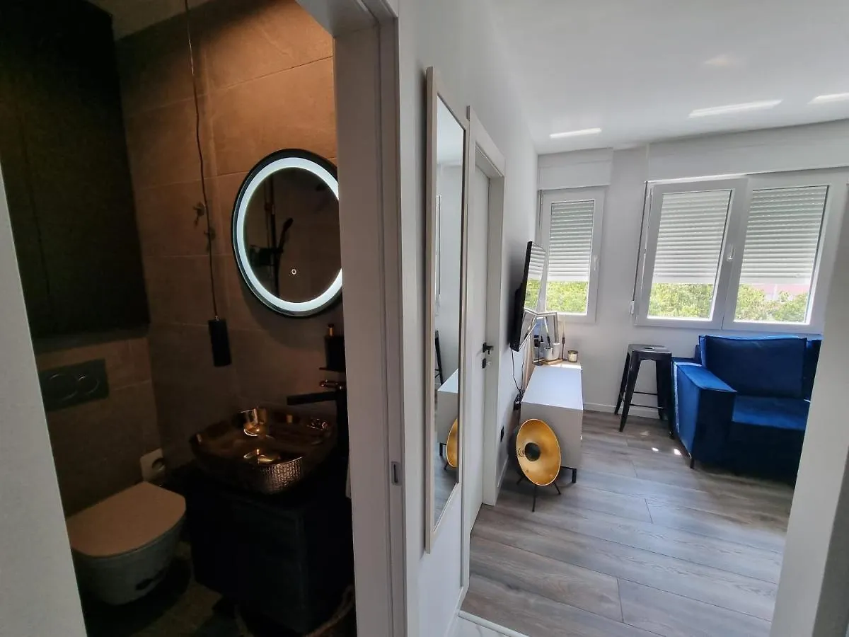 Apartment Lux New Apartman Marikela Split